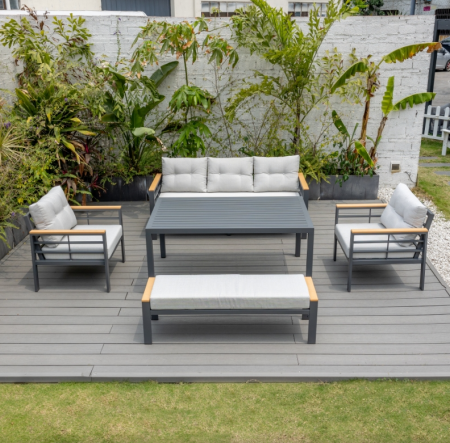 جلسة ألمنيوم خارجية (Outdoor aluminum seating)